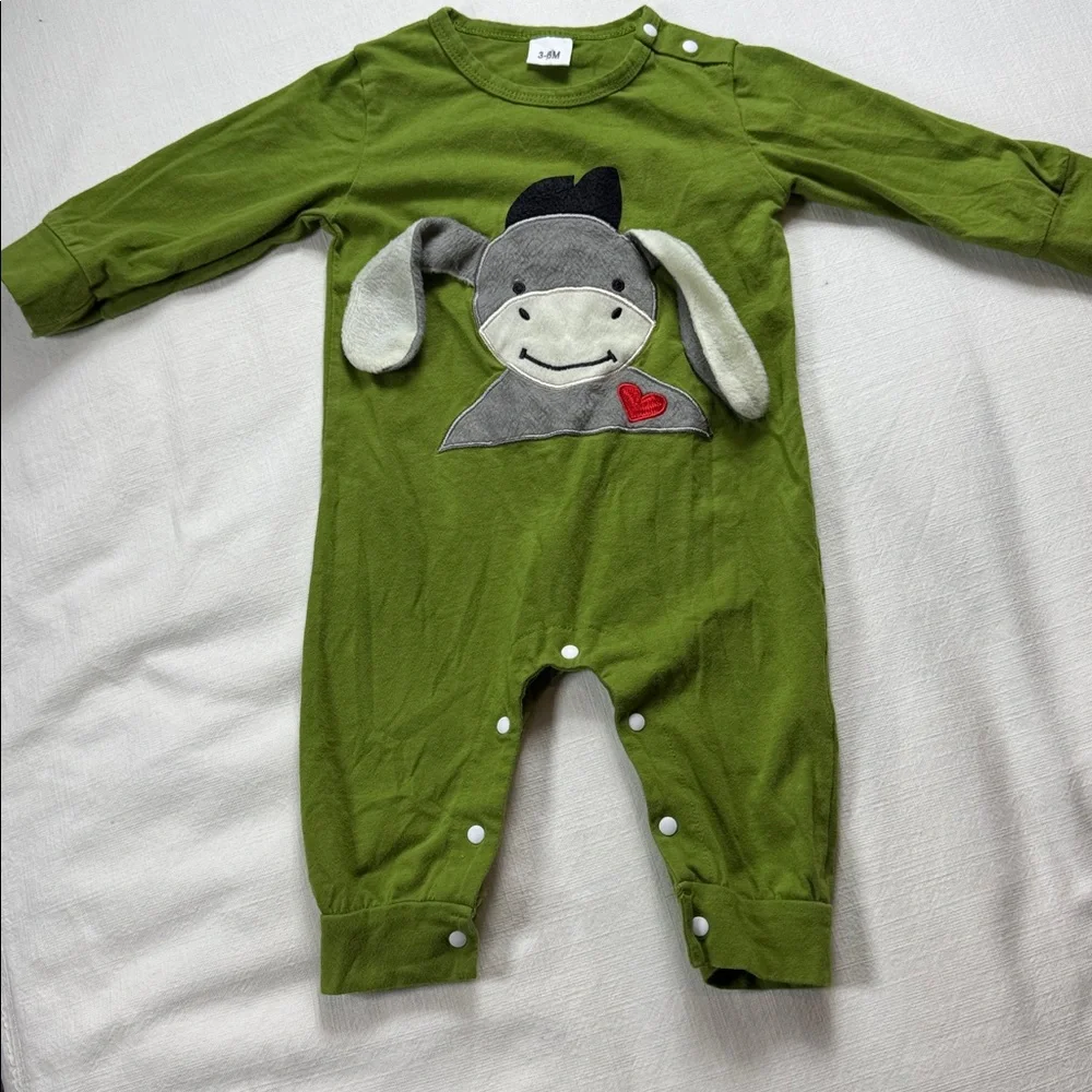 Green Baby Romper with Cute Character Design‎